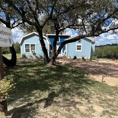 Hill Country Highland'S Bluebonnet Cottage Марбл-Фолс Экстерьер фото